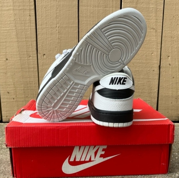 Nike Reverse Panda Dunks Mens size 8 - Picture 2 of 5